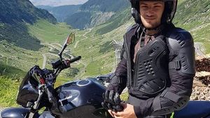 Motociclistul oltean, accidentat grav când împărțea cadouri de Crăciun copiilor, și-a revenit