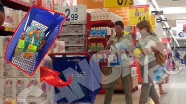 La shopping pentru micuta Sofia! Uite cum se “intrec” in cumparaturi mama si soacra Elenei Basescu!