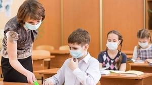Cum se va face evaluarea elevilor care vor continua școala online + Ce se întâmplă cu examenele