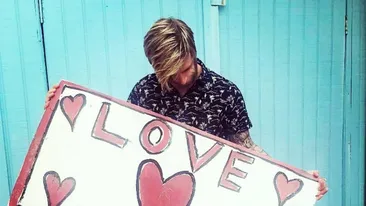 Un copil a fost părăsit de părinți după naștere pentru că era prea urât. Incredibil ce s-a întâmplat cu acesta