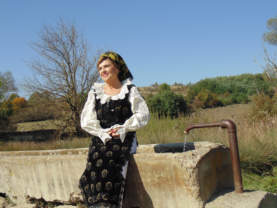 La 62 de ani, Nicoleta Voica a slăbit și pare că a întinerit. E prima vedetă din România care și-a pus silicoane