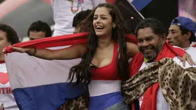 Ce face acum Larissa Riquelme, tânăra virală de la Campionatului Mondial din 2010. E schimbată radical și o poți vedea la CM 2026