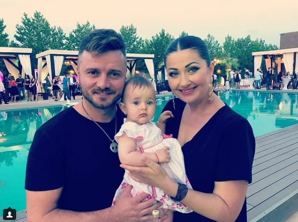 Fusta prea scurtă a trădat-o pe Gabriela Cristea! Soția lui Tavi Clonda a făcut senzație la petrecerea dată de Antena 1
