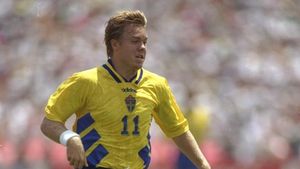 Tomas Brolin, atacantul care marca împotriva României în sfertul de coşmar cu Suedia de la CM '94, e acum de nerecunoscut! S-a îngrăşat enorm şi s-a apucat de poker