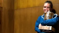 Simona Halep, gest emoționant după ce a luat trofeul Roland Garros și 2,2 milioane de euro: “Înseamnă foarte mult o secundă”