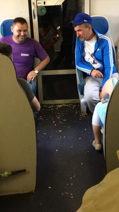 Călătorii au mâncat semințe și au aruncat cojile pe jos, într-un tren care circula spre Iași: „Civilizația și România sunt două linii paralele!”