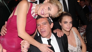 Cel mai NEBUN cuplu de la Hollywood! Antonio Banderas s-a combinat cu Sharon Stone: "Si-au facut planuri de vacanta"