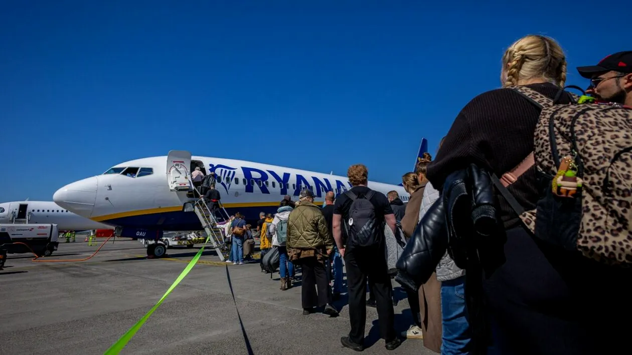 Amenzi pentru pasagerii Ryanair! Cine va fi taxat cu o sumă colosală în timpul zborului