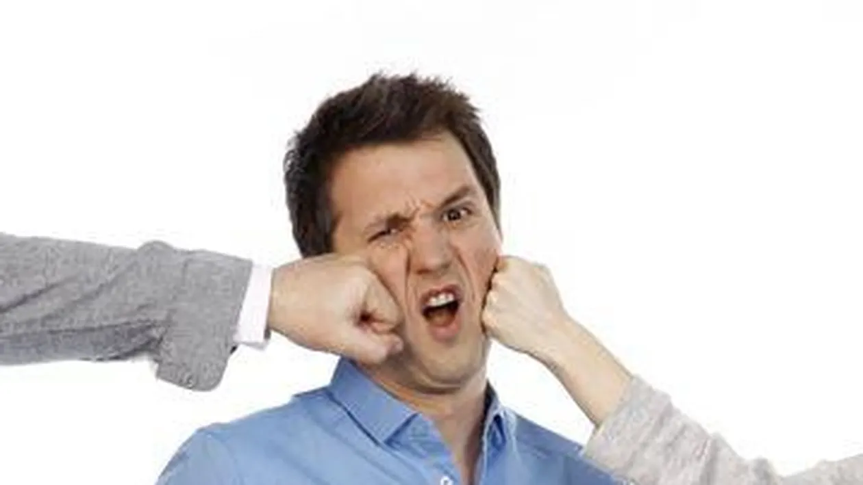 Asemănarea dintre Andi Moisescu, fotbalişti şi cântăreţii de top! N-o să crezi despre ce e vorba!