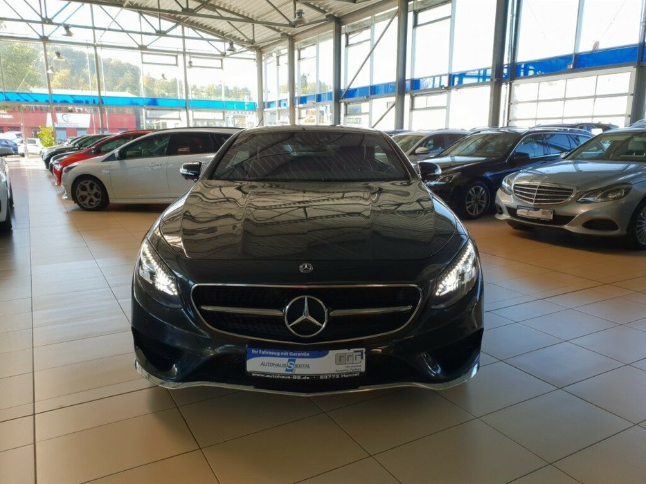 Mercedes-ul S 500 Coupe similar cu cel primit de Betty Salam de ziua ei