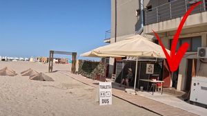 Cât este taxa de WC în Mamaia, acum, în iulie 2025. Cât trebuie să plătești pentru o "vizită" la toaletă