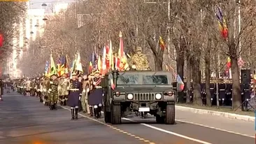 Traian Băsescu a oferit imaginea zilei! Cu cine a venit la paradă