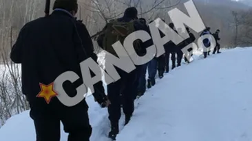 Pompierii si jandarmii au reusit in sfarsit sa ajunga la schitul din Carjei, unde maicutele sunt izolate de mai bine de doua saptamani!