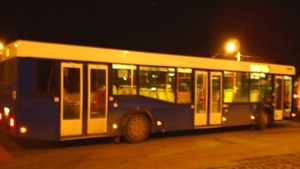 O tânără din Ploiești s-a rănit grav după ce a căzut dintr-un autobuz, aflat în mers