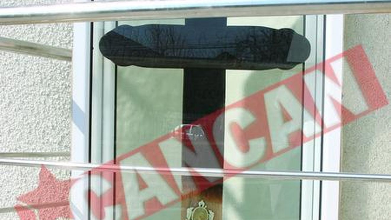 Preot din Vrancea, acuzat ca a pus obiecte sataniste in biserica