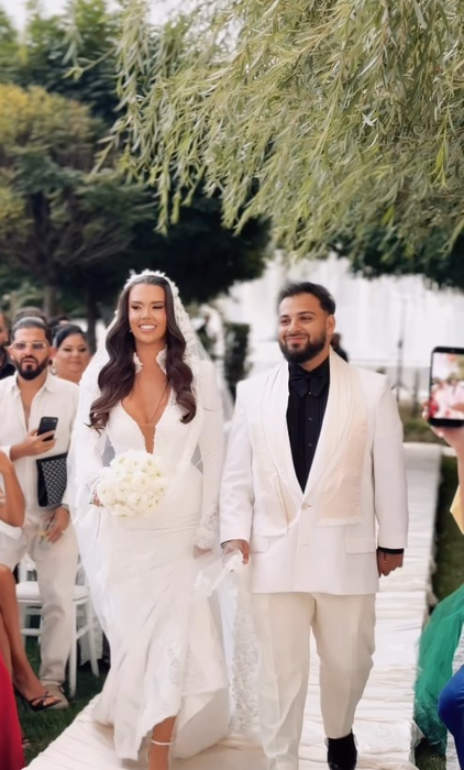 Controverse după nunta lui Robert Lele cu Andra Voloș! De ce a lipsit Antonia, fiica cea mare a manelistului, de la marele eveniment