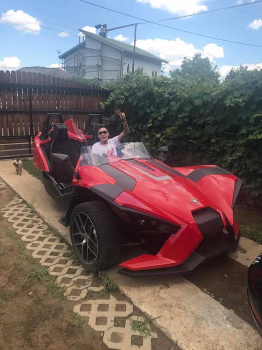 Şi-a luat ”Batmobile”! Tatăl lui este unul din cei mai temuţi români