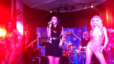 Andra nu stie ce s-ar face fara dansatoarele ei: Show-ul nu ar mai fi la fel de incitant