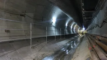 Am coborat in adancurile Magistralei 5! Uite cum lucreaza super-cartitele la metroul din Drumul Taberei!