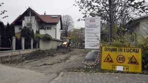 Oameni blocați în propriile curți, după reabilitarea unei străzi din Suceava