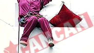 Patul in care se doarme pe verticala