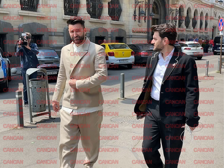 Smiley, în costum de ginerică, însoțit de fratele său, Filip/ Foto: CANCAN.RO