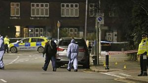 ULTIMA ORĂ. Vasluianul care şi-a măcelărit iubita la Londra, cunoscut ca o persoană violentă, cu antecedente