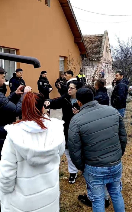 Revoltă în Sânmihaiu Român după ce criminalul lui Mario Berinde s-a mutat în localitate. Oamenii au protestat: “Copiii noștri sunt terorizați!”