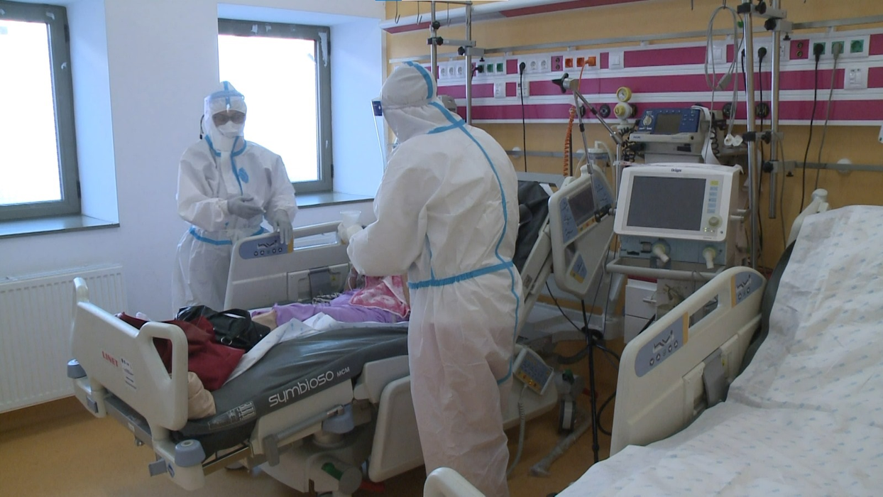 Cadrele medicale încearcă din răsputeri să îi ajute pe pacienți
