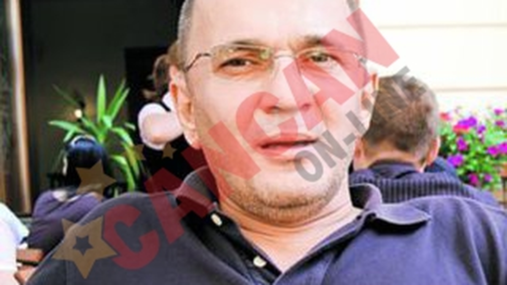 Bahaian, bagat la carcera de Facebook