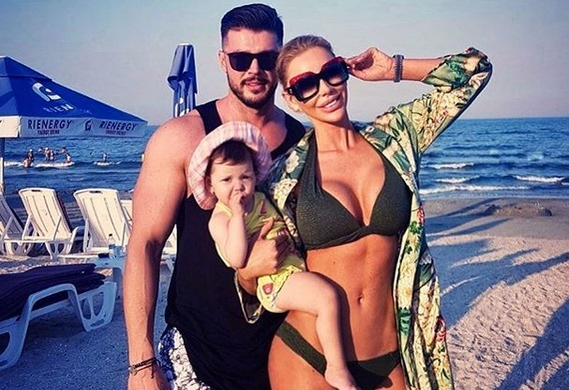 Bianca, Victor şi Sofia, la plajă