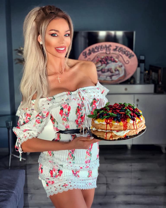Vedetele din showbiz se întrec în posterioare! Cine este pe primul loc FOTO