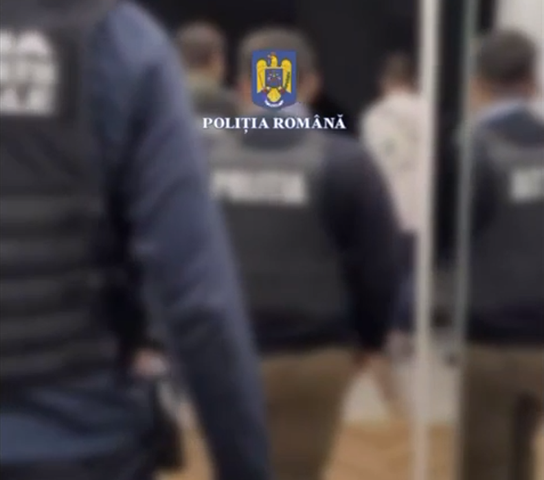 Florin Salam a fost ”săltat” de mascați/ Sursa foto: Captură video