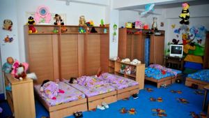 Copiii de la o creșă din Iași, învățați să înjure și jigniți de educatoare. "Put ca un dihor!"