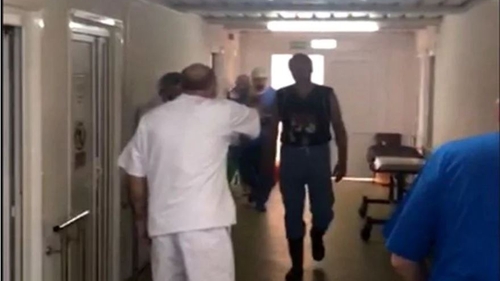 Medicii de la un spital din Craiova s-au luat la pumni în fața pacienților!