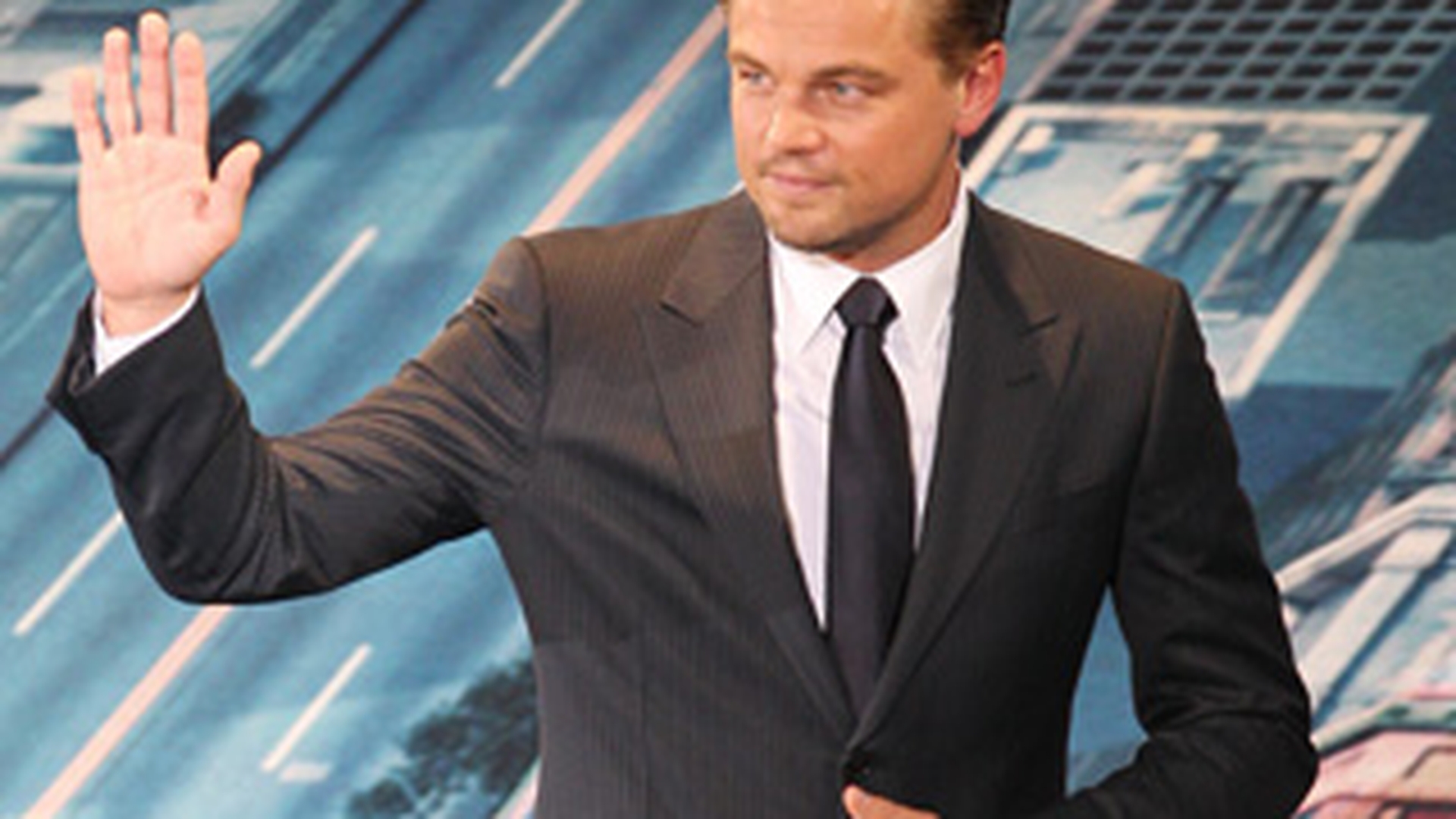 Tatal romancei care sustine ca e sotia lui DiCaprio: "De vreo 3-4 ani il innebuneste"