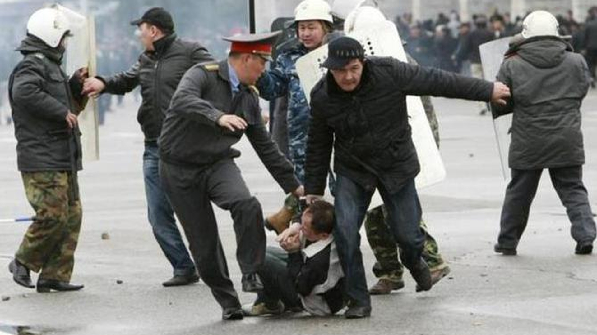 Revolutie insangerata