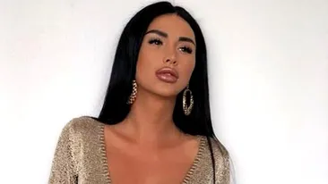 Daniela Crudu, ședință foto pe linia de tramvai, într-o geacă de piele de aproape 2.000 de lei