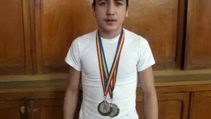 Campania "Un dar, un zambet, o speranta" l-a ajutat pe campionul de box din Constanta sa aiba un Craciun fericit!