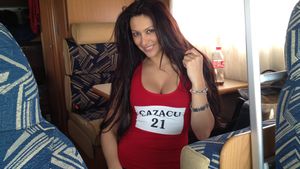 Dupa ce a agresat-o, a urmarit-o la spital! Campionul Catalin Cazacu a implorat-o pe Bianca Jurca sa-si retraga plangerea!
