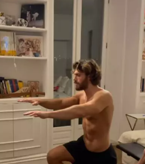 Cum arată casa spectaculoasă a lui Can Yaman din Italia, cu piscină infinity? Imagini rare