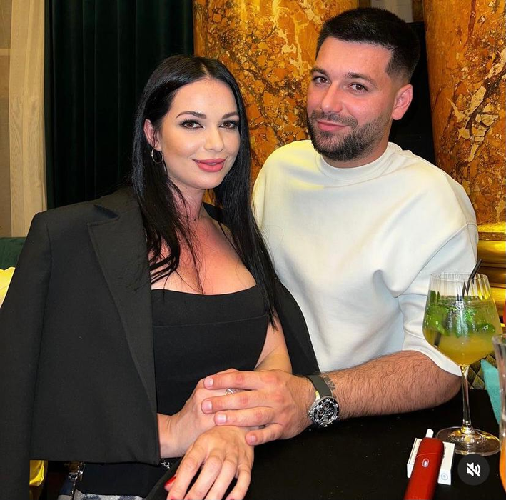 Deea Maxer a dus relația cu Robert la un alt nivel (Foto: Facebook)