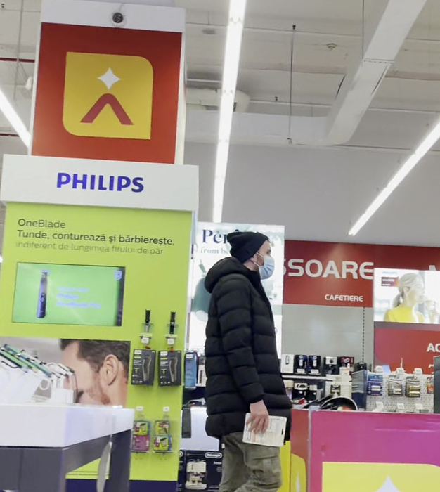 Ionuț Rusu, în căutarea "cablului perfect" (Foto: CANCAN.RO)
