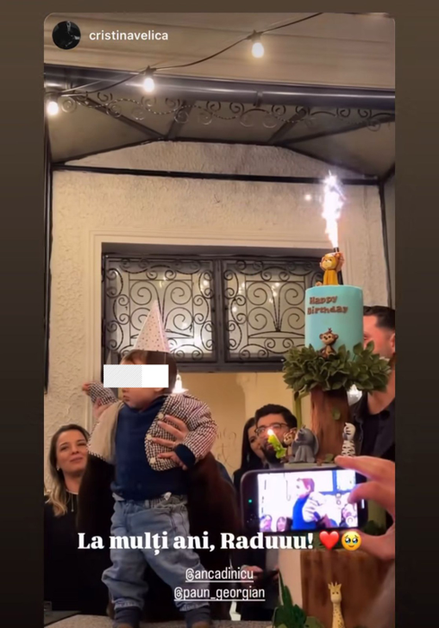 Băiețelul Ancăi Dinicu a împlinit un anișor! Primele imagini de la tăierea moțului