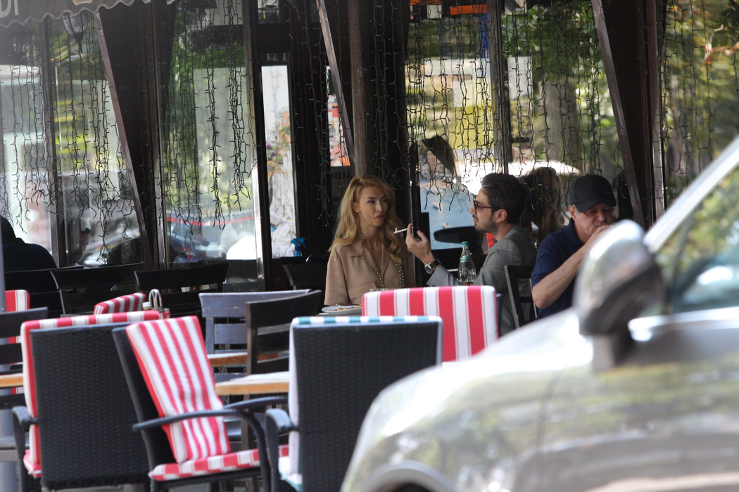 Andreea Bălan și Tiberiu Argint nu se mai ascund! Au luat masa la terasa "Trattoria Verdi" de la Aviatorilor