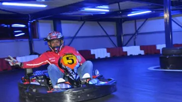 VIDEO Cabral si Andreea Ibacka, la karting!  Vezi cine a castigat cursa!