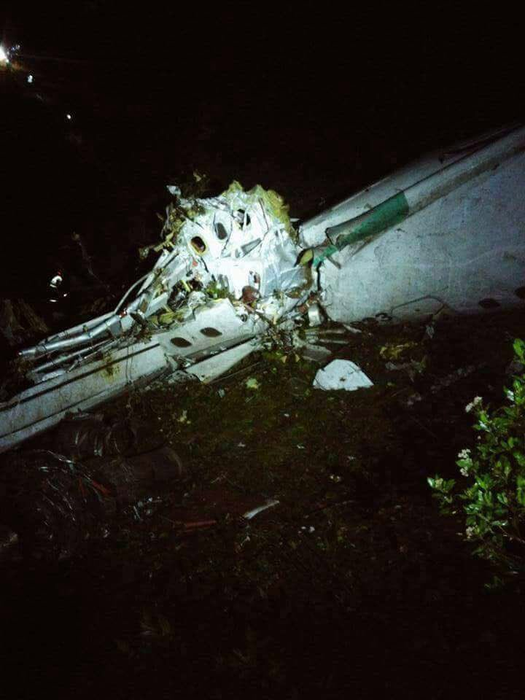 Un avion cu o echipă de fotbal s-a prăbuşit!