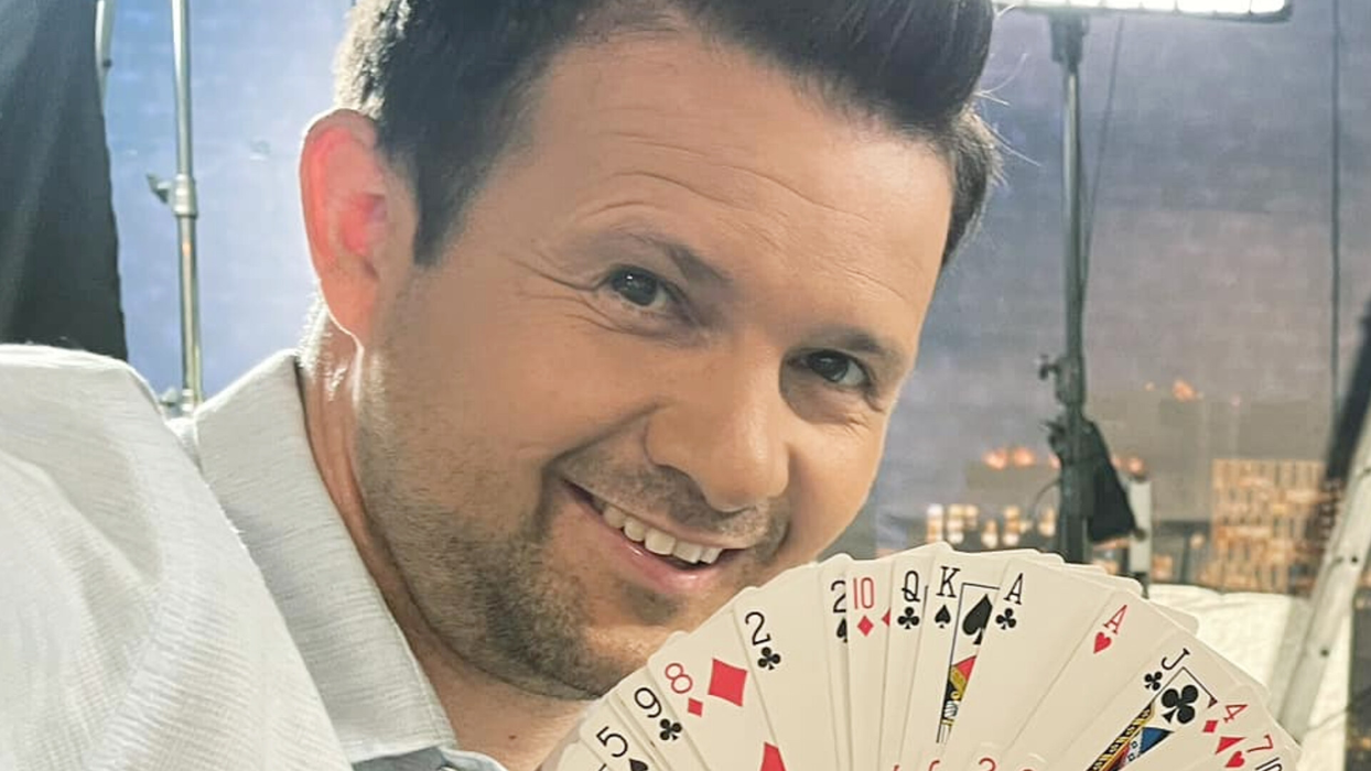 Magicianul Robert Tudor, amendat cu aproape 2000 de euro în Malta: ”Ne-a distrus vacanța. Fac plângere!”