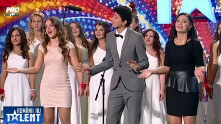 "Ma uit la voi ca la un tablou minunat" Juriul de la Romanii au Talent a fost CUCERIT de cel mai frumos cor! Vor merge mai departe