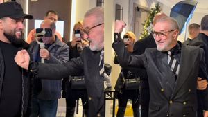 Tzancă Uraganu și Gigi Becali, moment viral și savuros! Au făcut skandenberg în public, în cel mai scurt meci pe care o să îl vezi